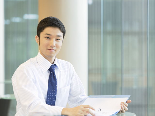 大型免許取得ガイド：効率的な教習プランと安全運転技術を習得する方法